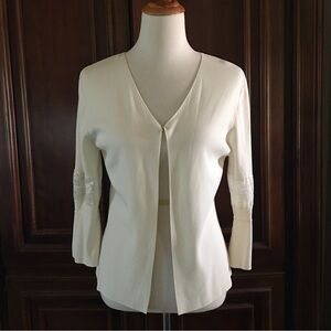 Escio V neck Sweater open front in Cream with lace on sleeves Size Medium